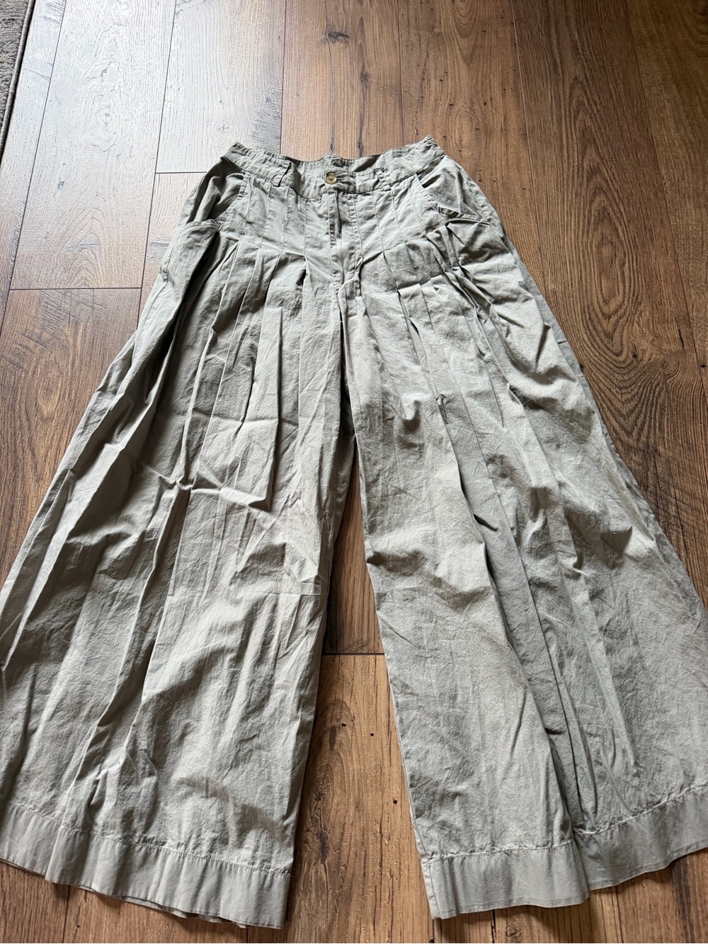 Free People Pleated Wide Leg Olive Sage Trouser Pants Size 4 EUC 100% cotton